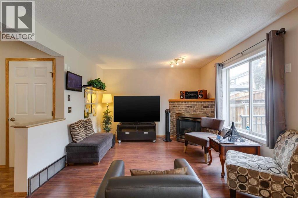 Single Family House for Sale in  Evansbrooke Manor NW Evanston Calgary 