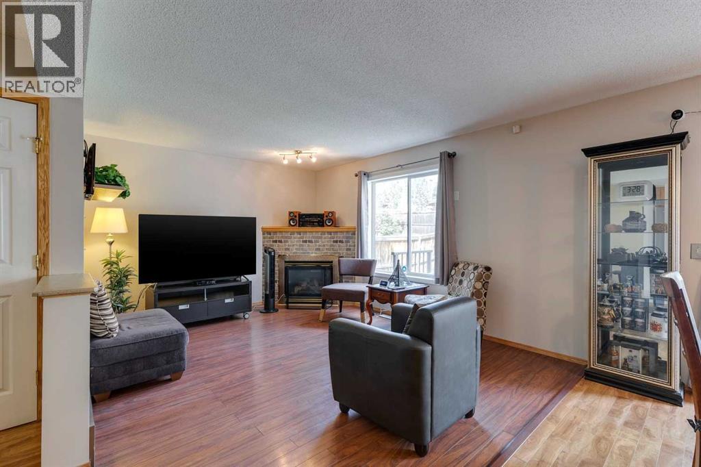 Single Family House for Sale in  Evansbrooke Manor NW Evanston Calgary 