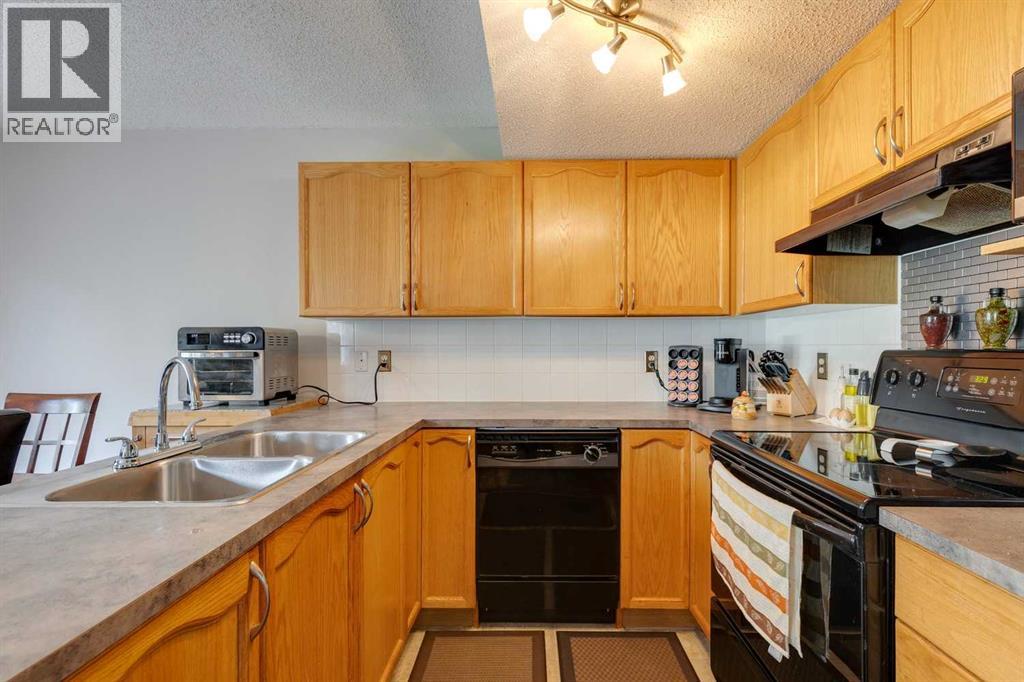 Single Family House for Sale in  Evansbrooke Manor NW Evanston Calgary 