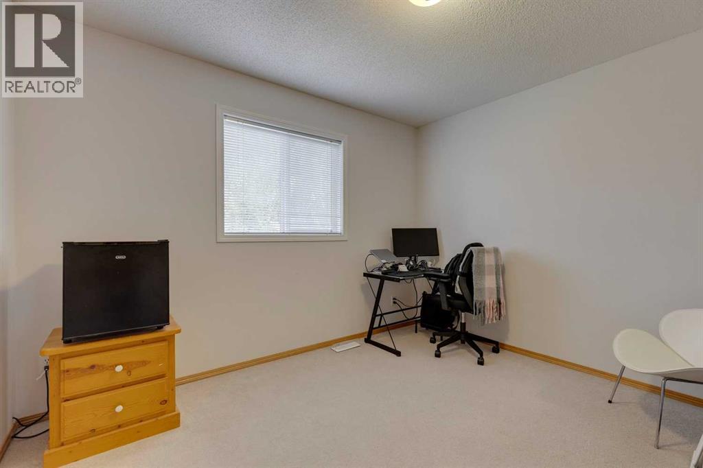 Single Family House for Sale in  Evansbrooke Manor NW Evanston Calgary 