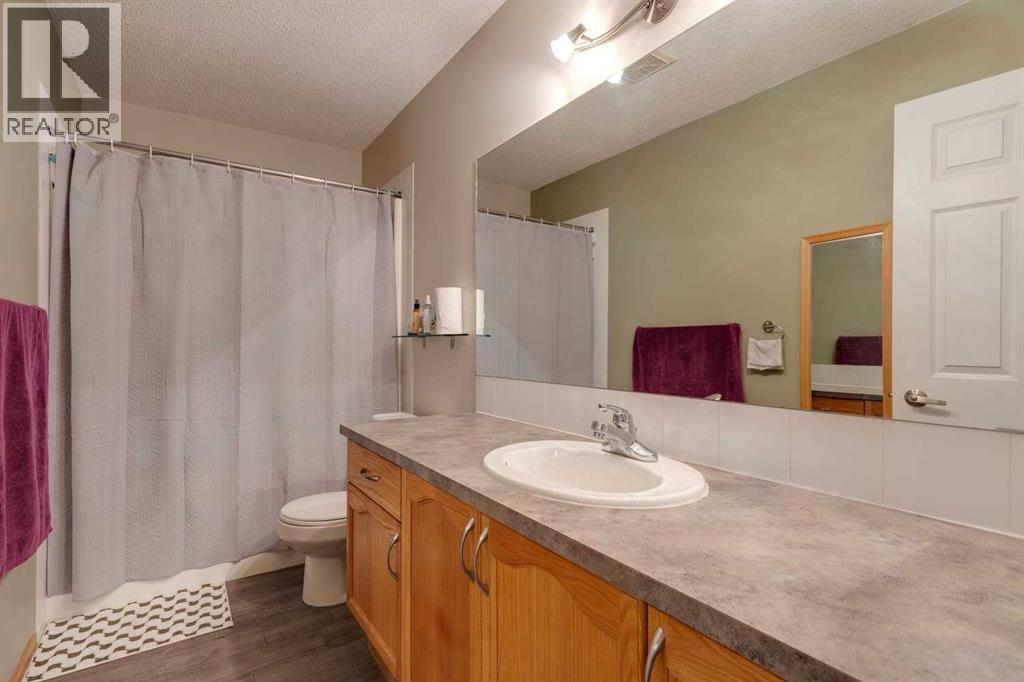 Single Family House for Sale in  Evansbrooke Manor NW Evanston Calgary 