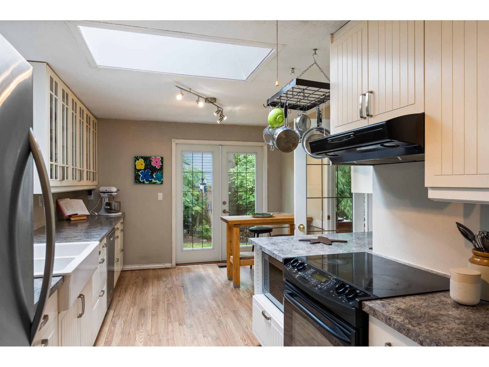 Photo 2 of 1430 Bergstrom Road, White Rock BC