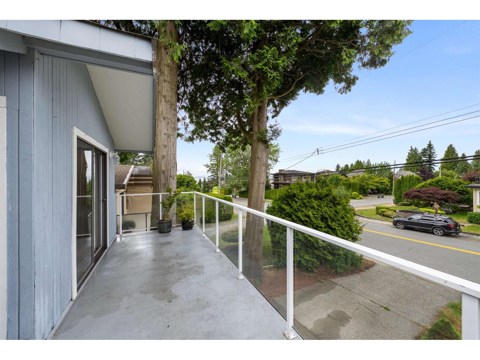 Photo 5 of 1430 Bergstrom Road, White Rock BC