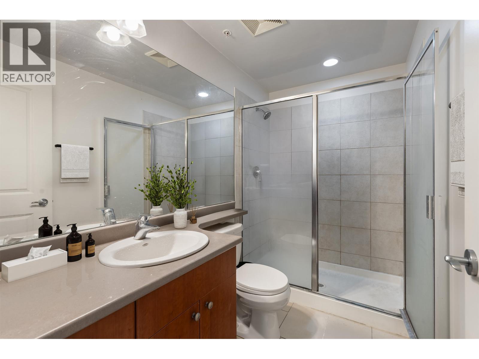 Photo 17 of 1003 11 E Royal Avenue, New Westminster BC