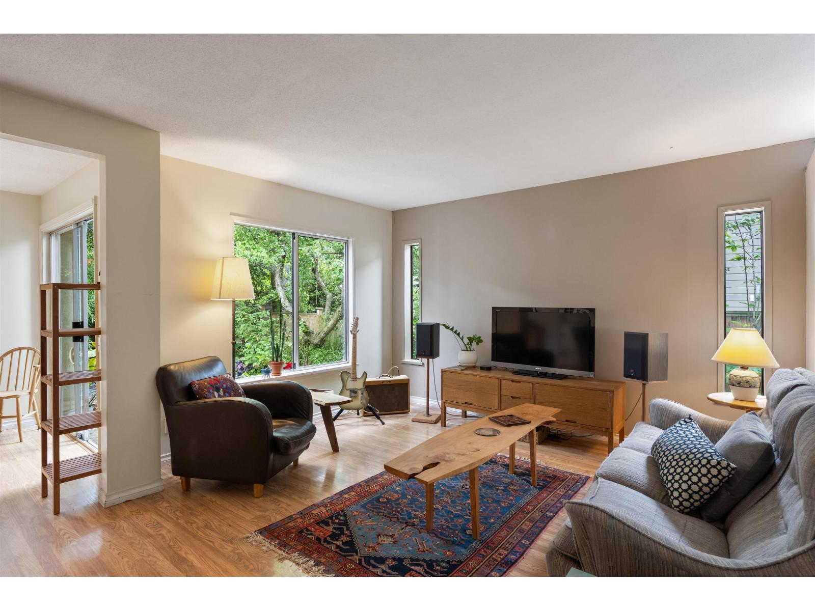 Photo 4 of 1430 Bergstrom Road, White Rock BC