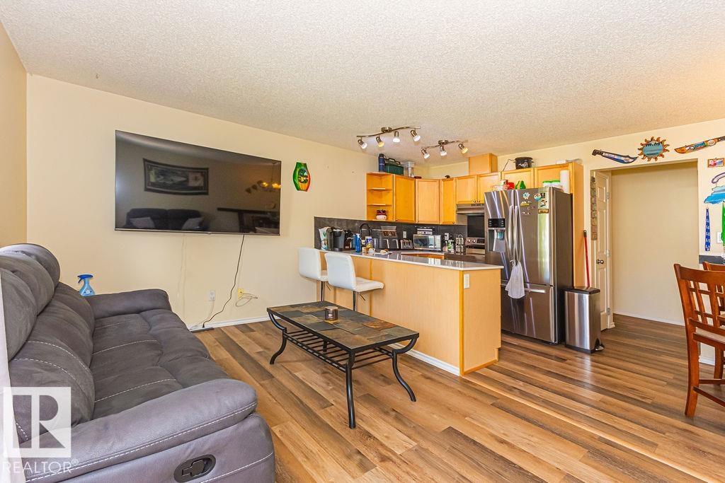 Photo 6 of 56 451 Hyndman Cr Nw, Edmonton AB