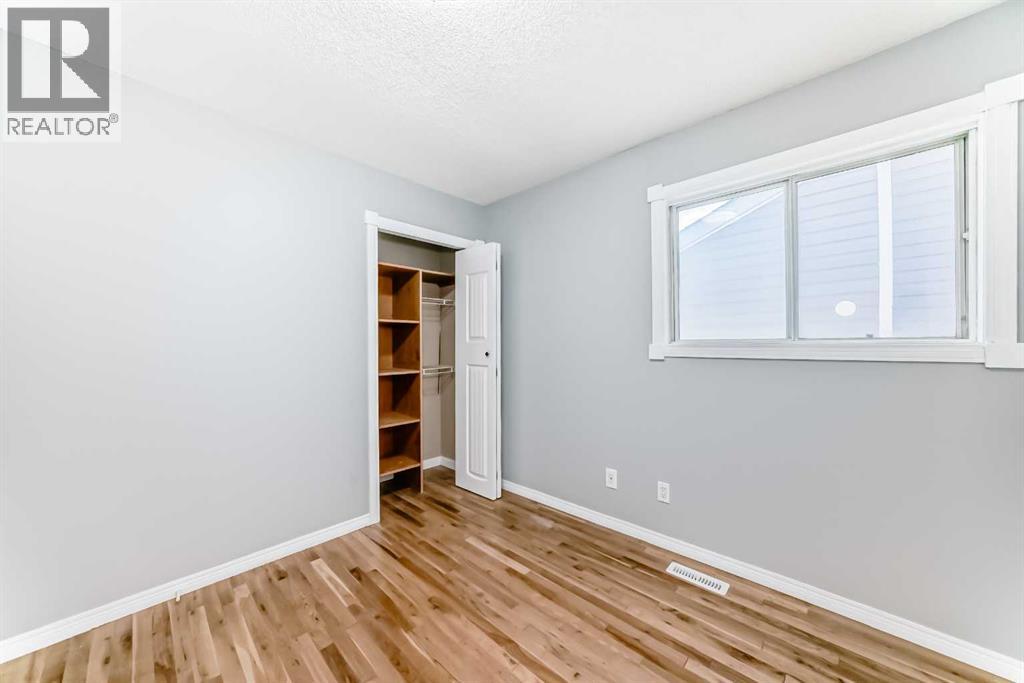 Single Family House Bi-level for Sale in  Shawfield Way SW Shawnessy Calgary 