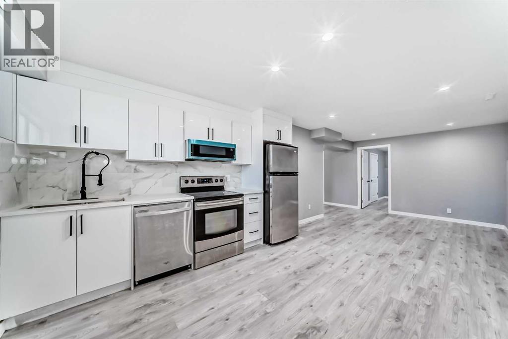 Single Family House Bi-level for Sale in  Shawfield Way SW Shawnessy Calgary 