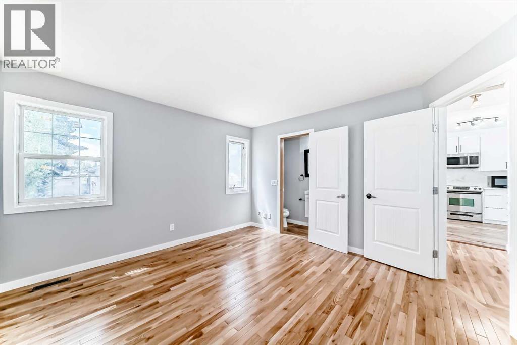 Single Family House Bi-level for Sale in  Shawfield Way SW Shawnessy Calgary 