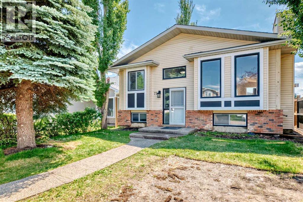 Single Family House Bi-level for Sale in  Shawfield Way SW Shawnessy Calgary 