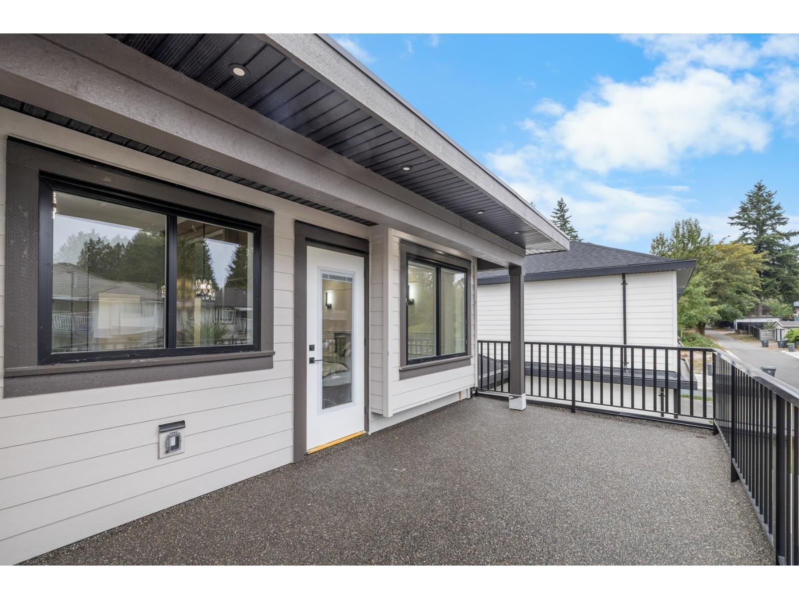 Photo 13 of 14785 68 A Avenue, Surrey BC