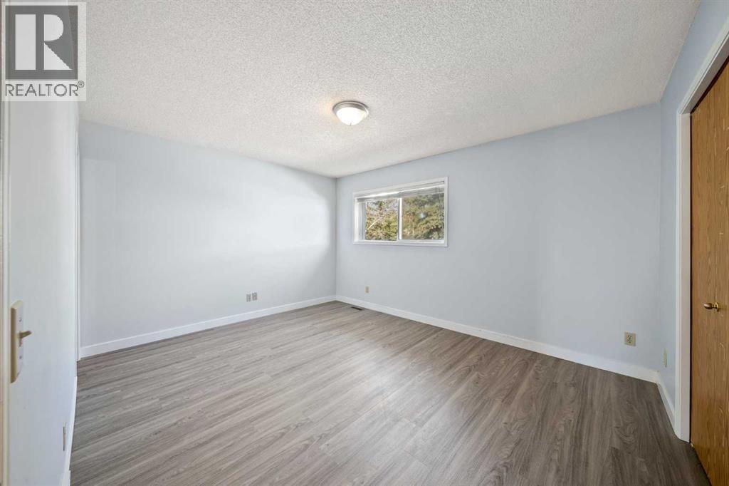 Single Family House for Sale in  Bedford Manor NE Beddington Heights Calgary 