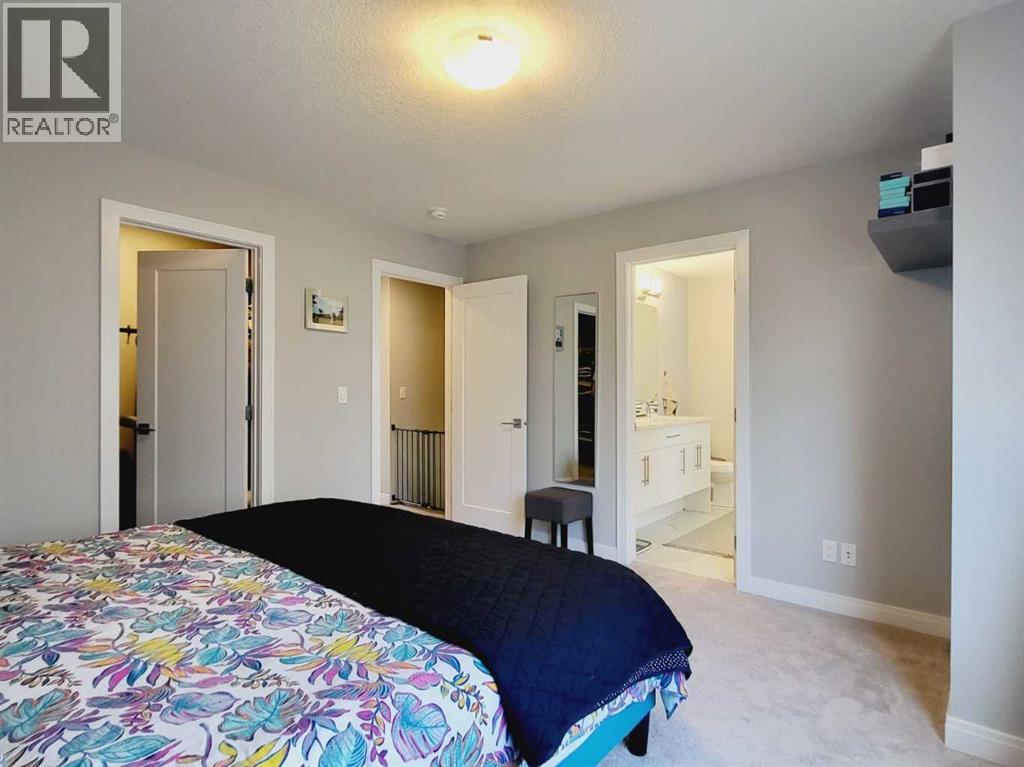 Single Family House for Sale in  Wentworth Row SW West Springs Calgary 