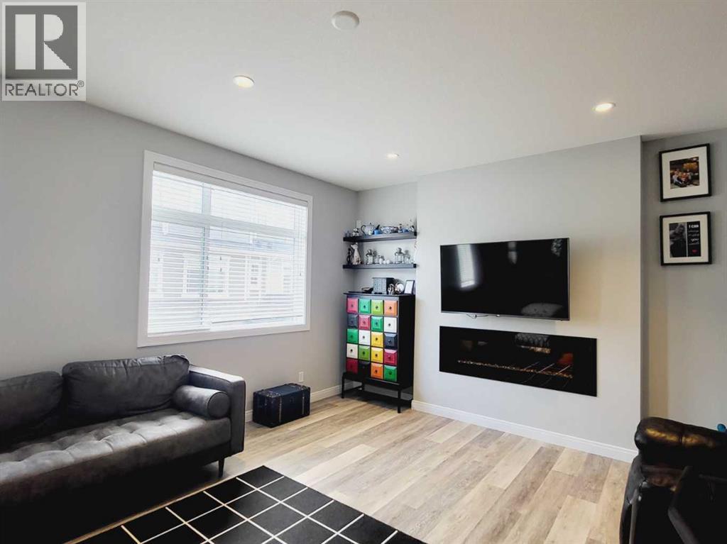 Single Family House for Sale in  Wentworth Row SW West Springs Calgary 