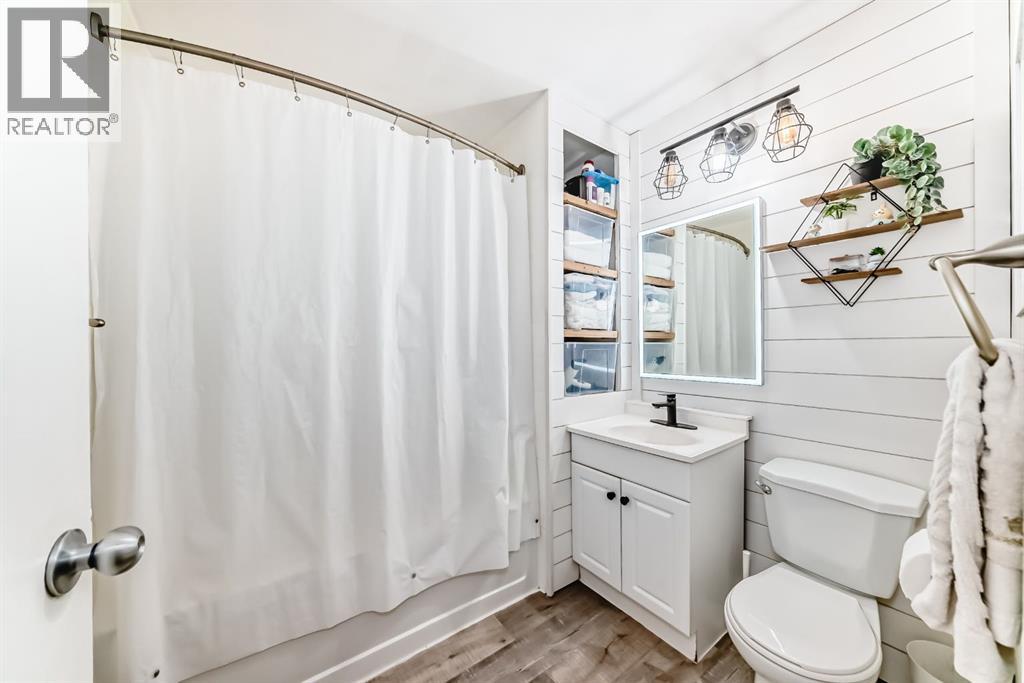 Single Family House for Sale in  REGAL Park NE Renfrew Calgary 