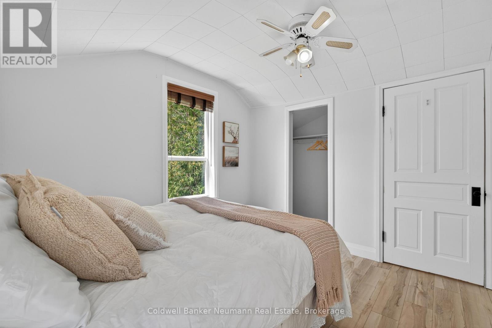 Photo 12 of 118 1 2 Wellington Street, Cambridge ON