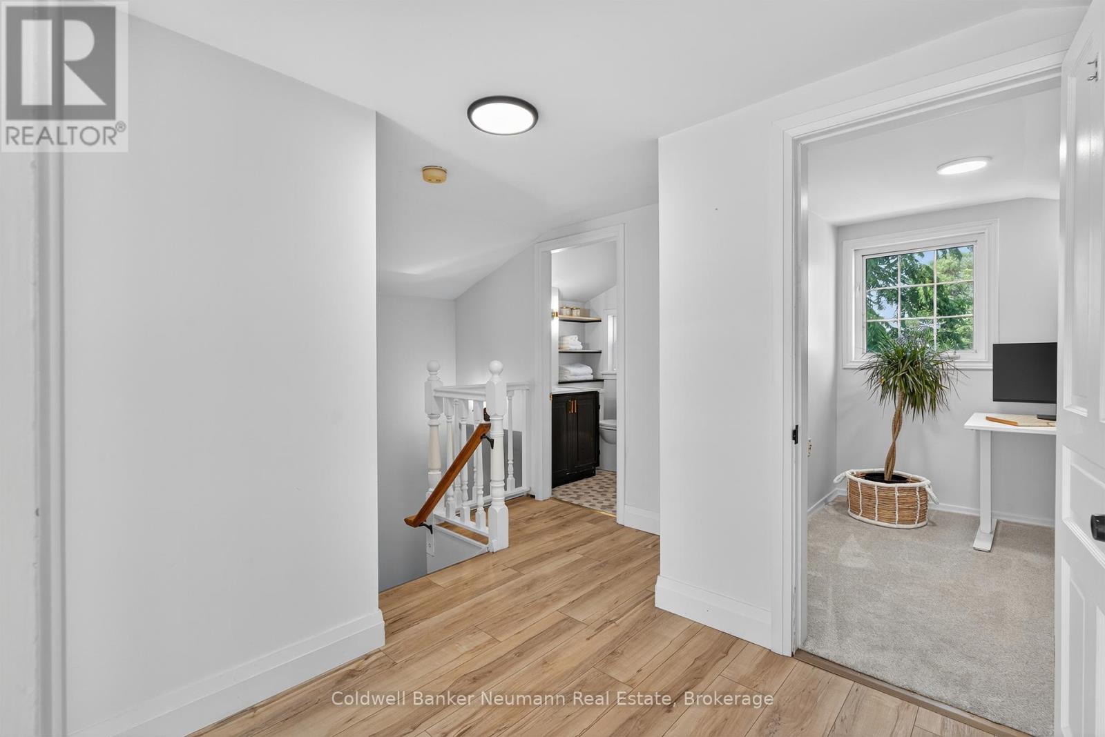 Photo 19 of 118 1 2 Wellington Street, Cambridge ON