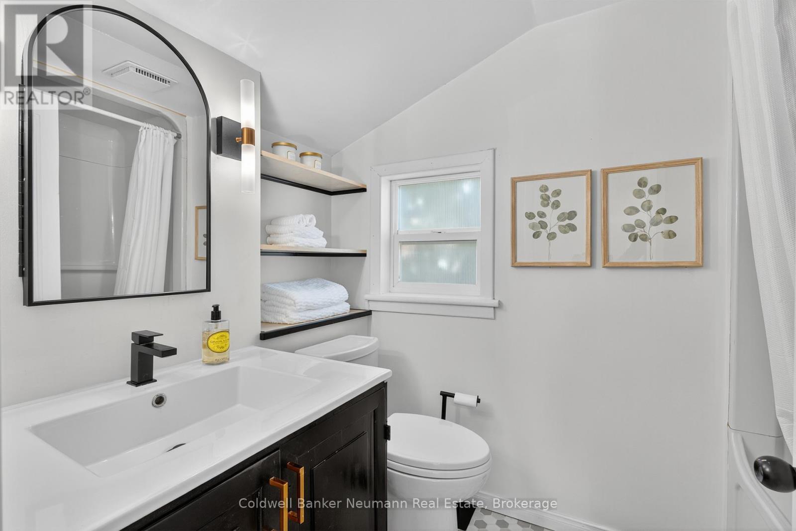 Photo 21 of 118 1 2 Wellington Street, Cambridge ON