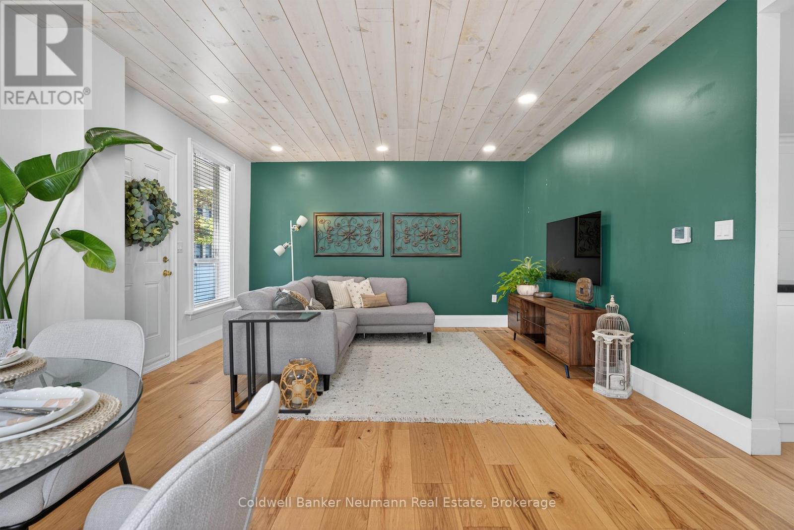 Photo 5 of 118 1 2 Wellington Street, Cambridge ON