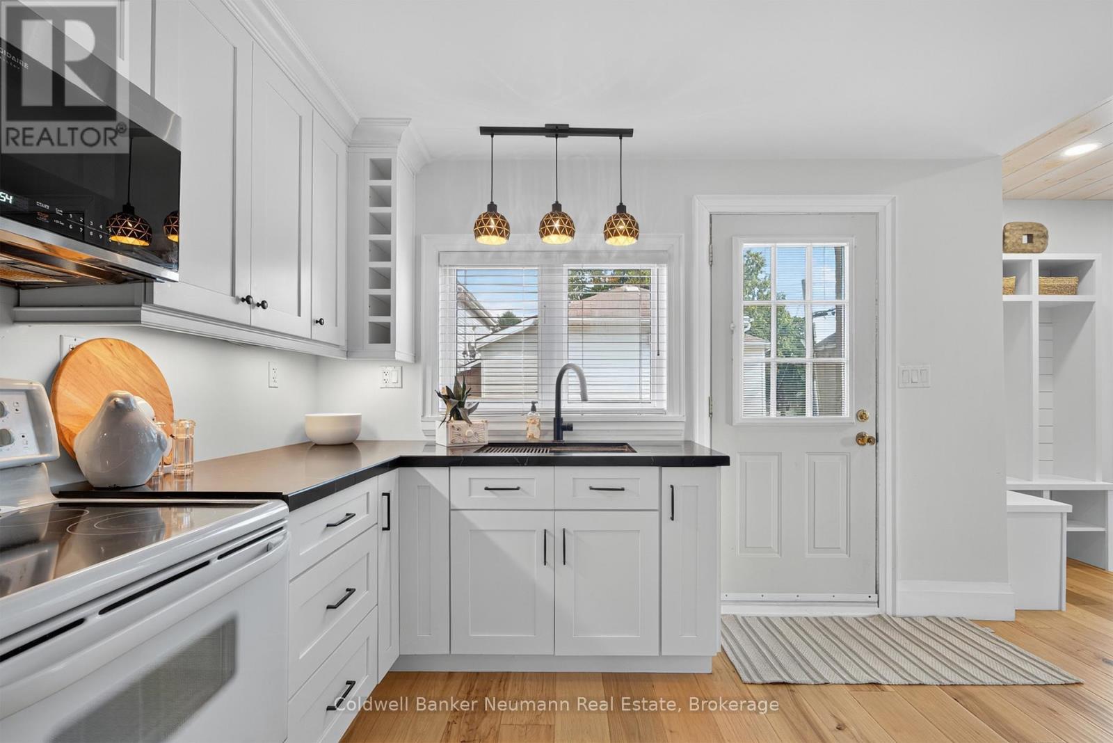 Photo 8 of 118 1 2 Wellington Street, Cambridge ON