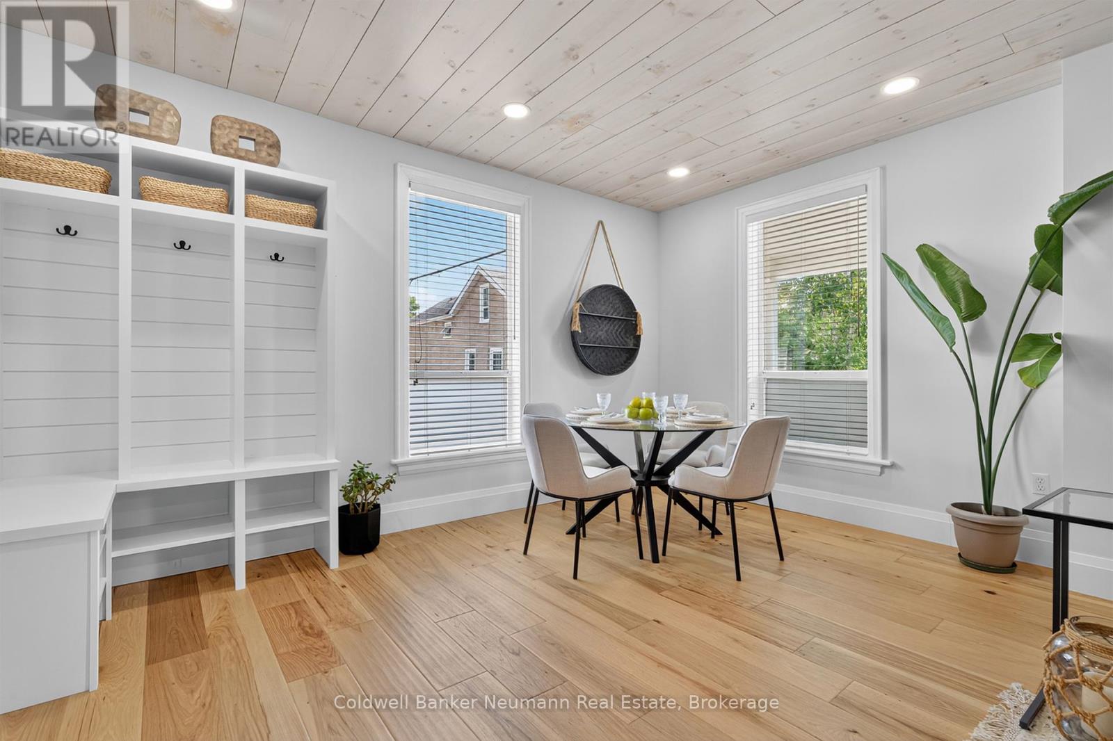 Photo 9 of 118 1 2 Wellington Street, Cambridge ON