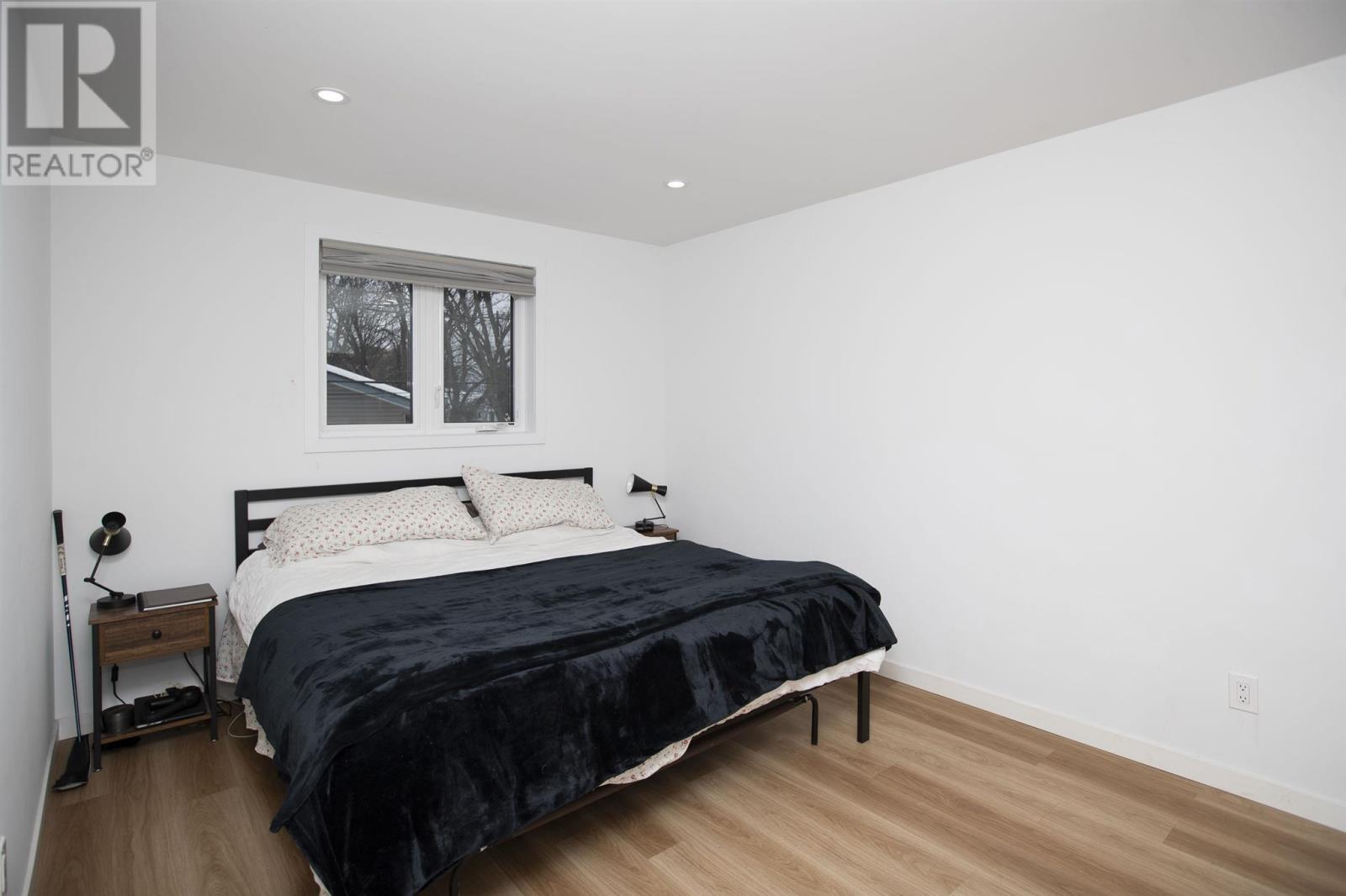 Photo 4 of 1152 Arthur St W, Thunder Bay ON