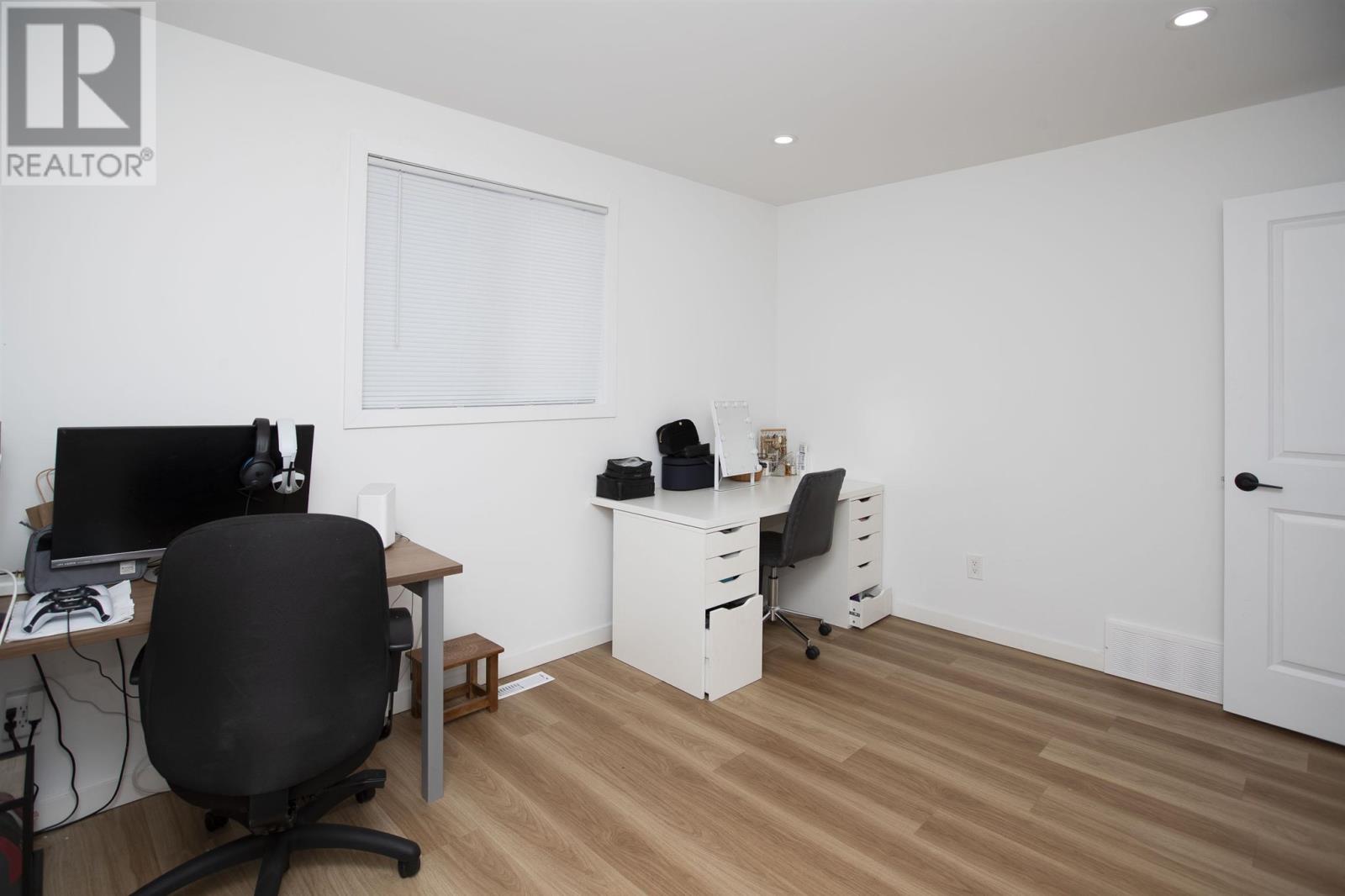 Photo 8 of 1152 Arthur St W, Thunder Bay ON