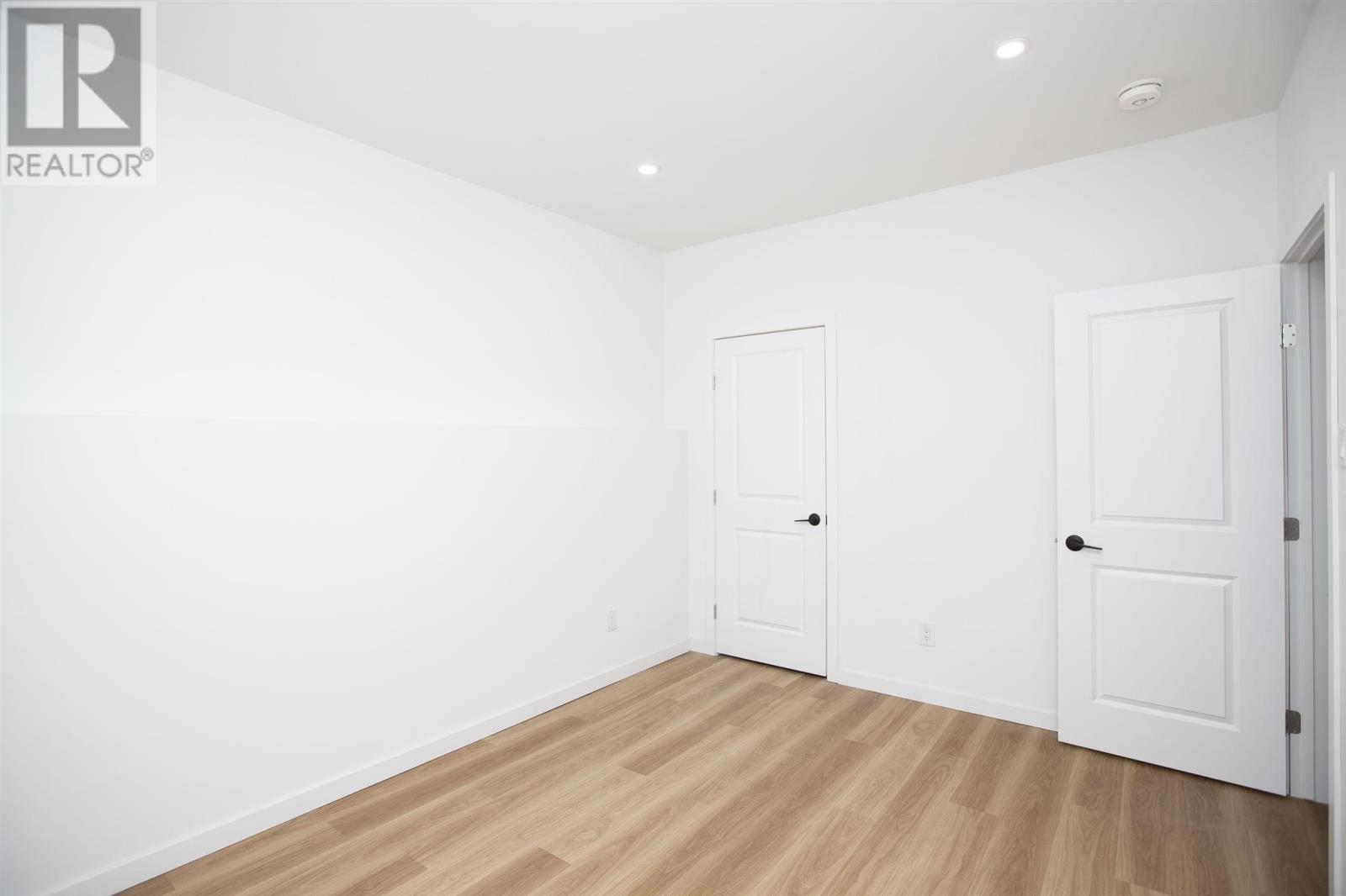 Photo 25 of 1152 Arthur St W, Thunder Bay ON