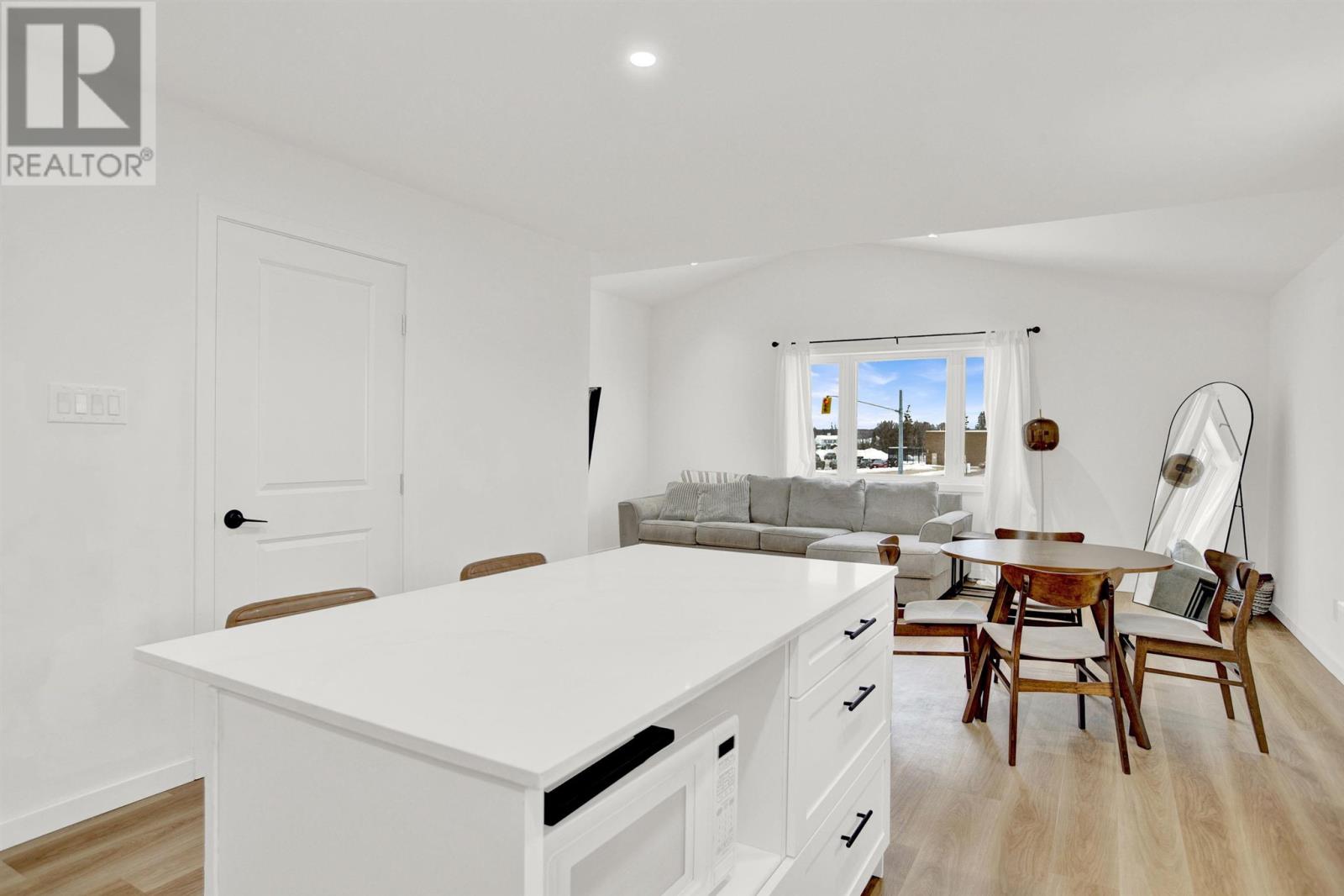 Photo 30 of 1152 Arthur St W, Thunder Bay ON