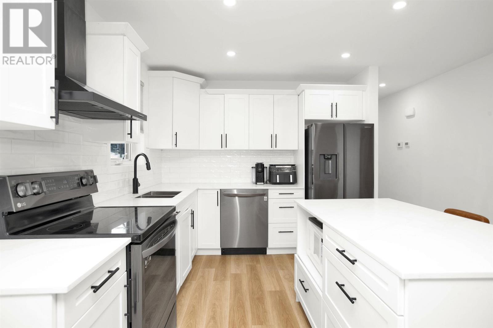 Photo 31 of 1152 Arthur St W, Thunder Bay ON