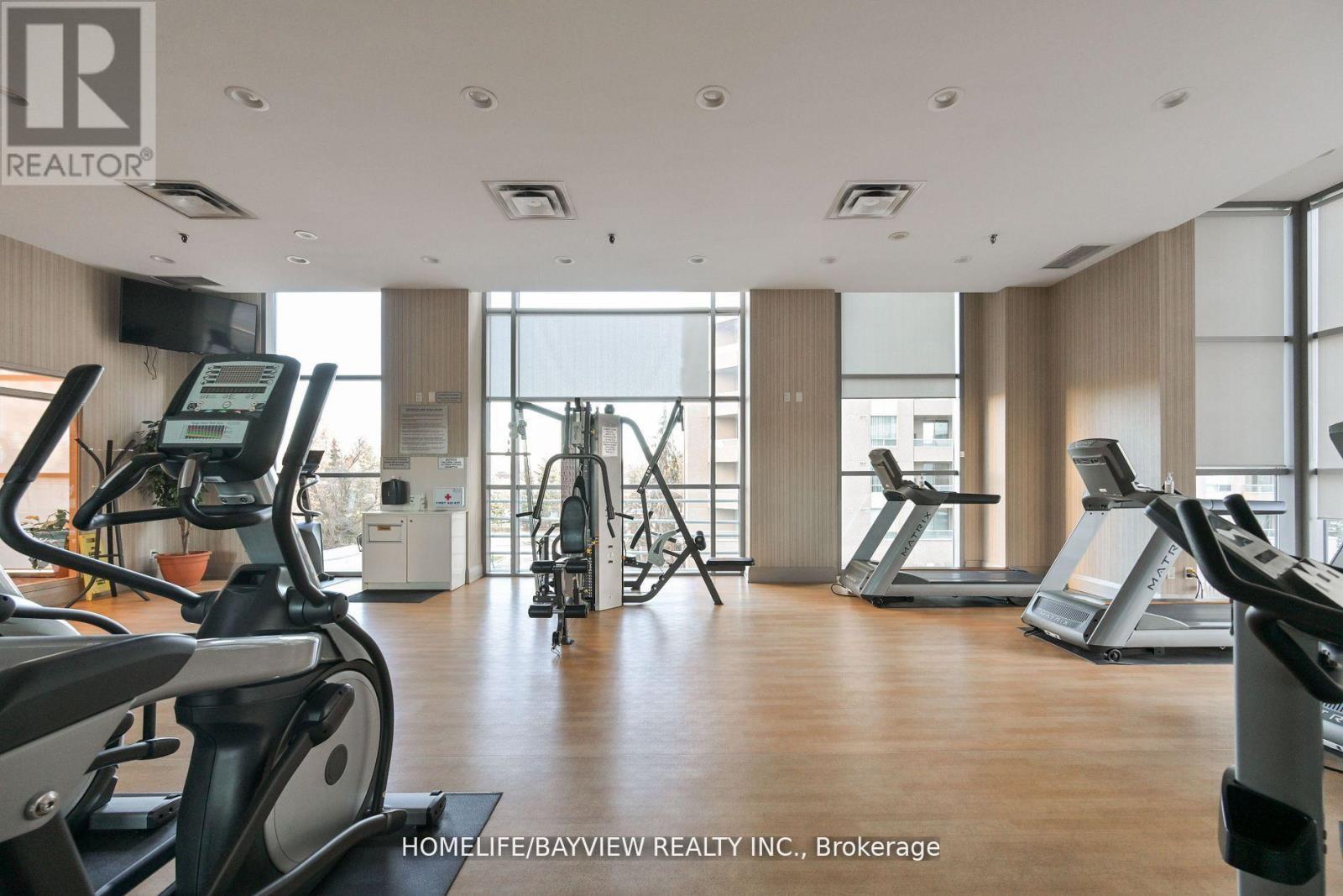 Photo 11 of 718 8 Hillcrest Avenue, Toronto ON