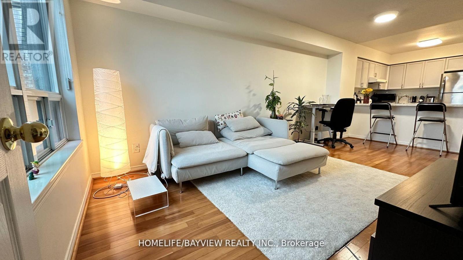 Photo 8 of 718 8 Hillcrest Avenue, Toronto ON