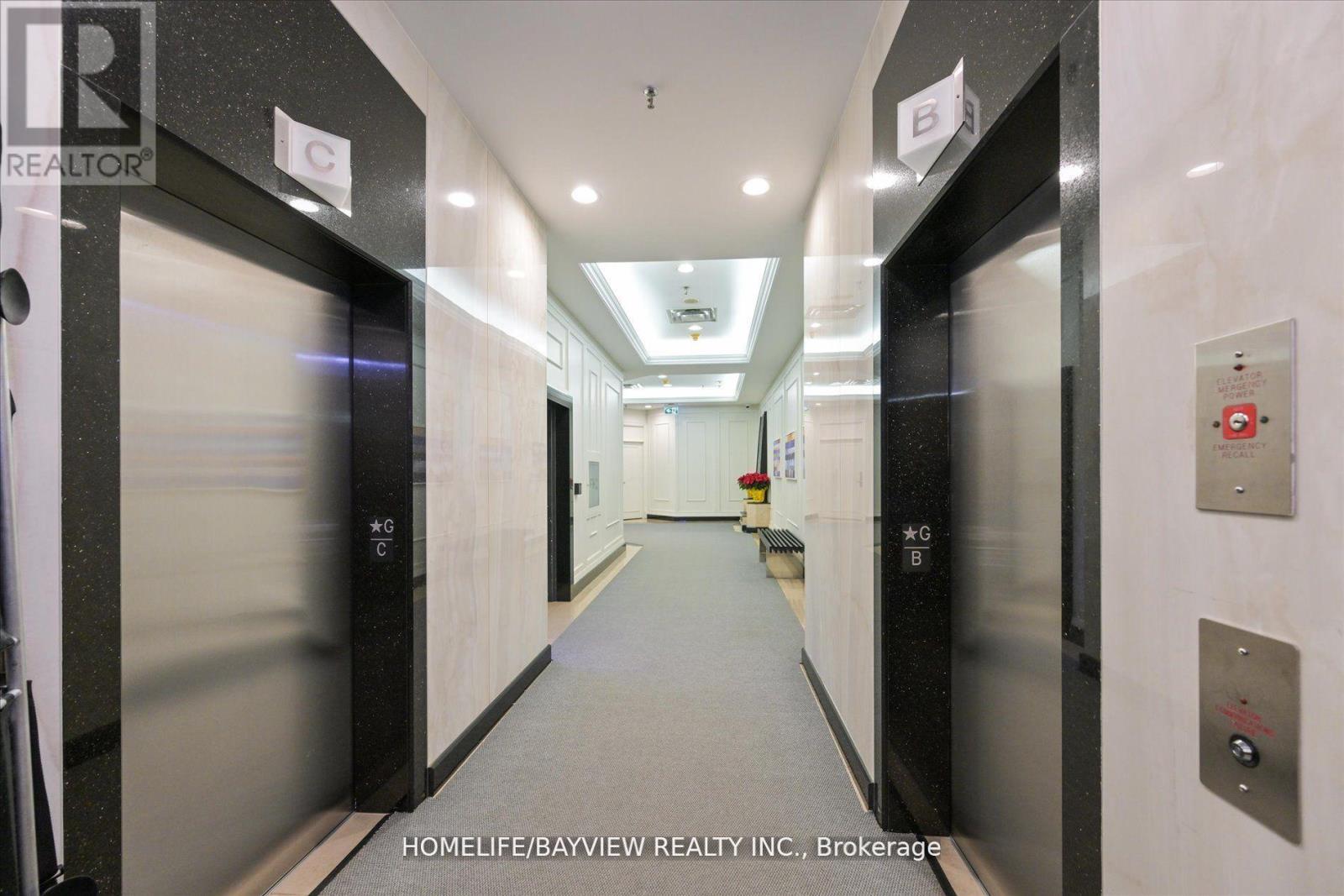 Photo 15 of 718 8 Hillcrest Avenue, Toronto ON