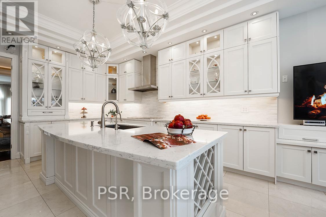 Photo 17 of 149 Dunvegan Road, Toronto ON