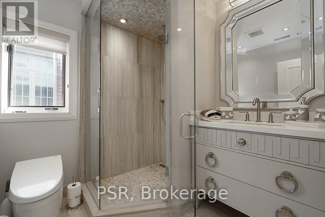 Photo 6 of 149 Dunvegan Road, Toronto ON