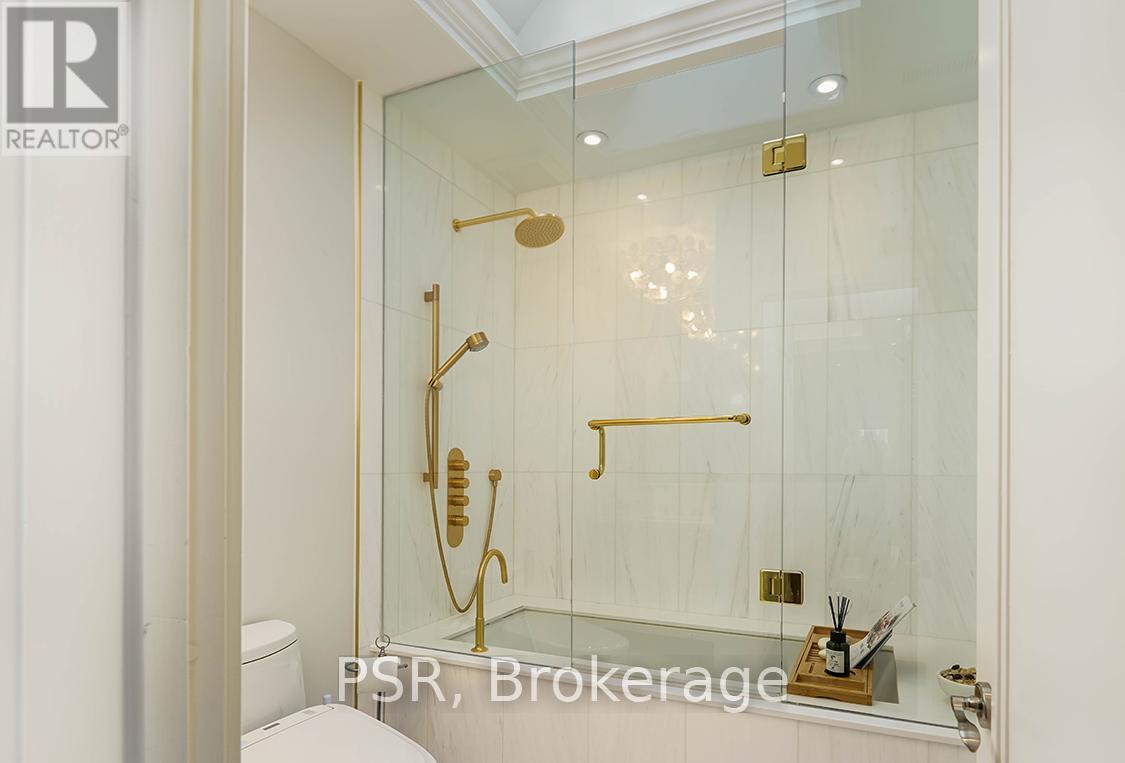 Photo 28 of 149 Dunvegan Road, Toronto ON