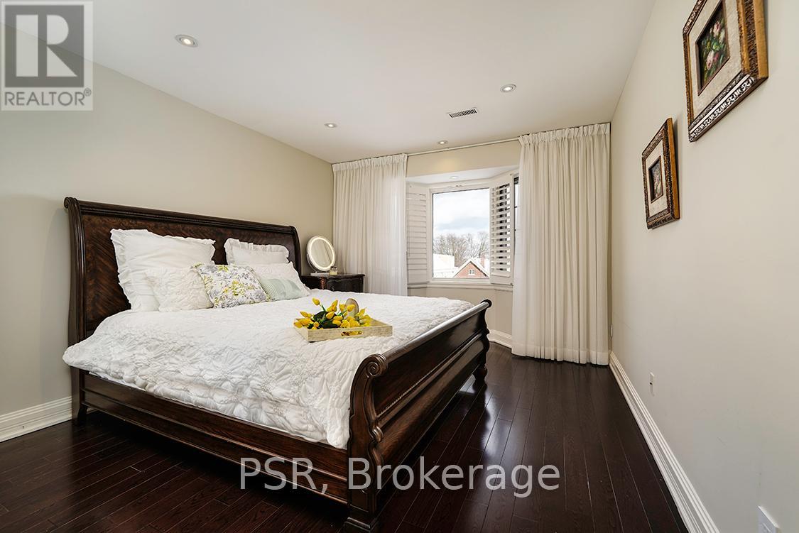 Photo 46 of 149 Dunvegan Road, Toronto ON