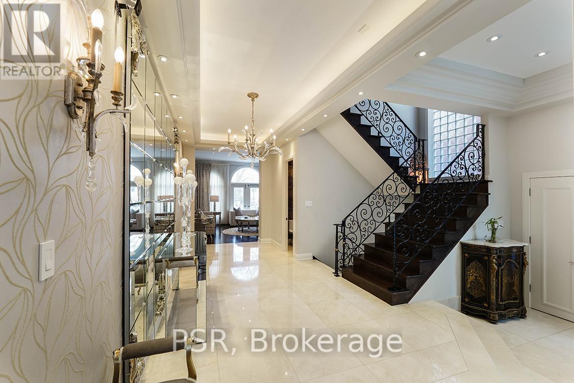 Photo 31 of 149 Dunvegan Road, Toronto ON