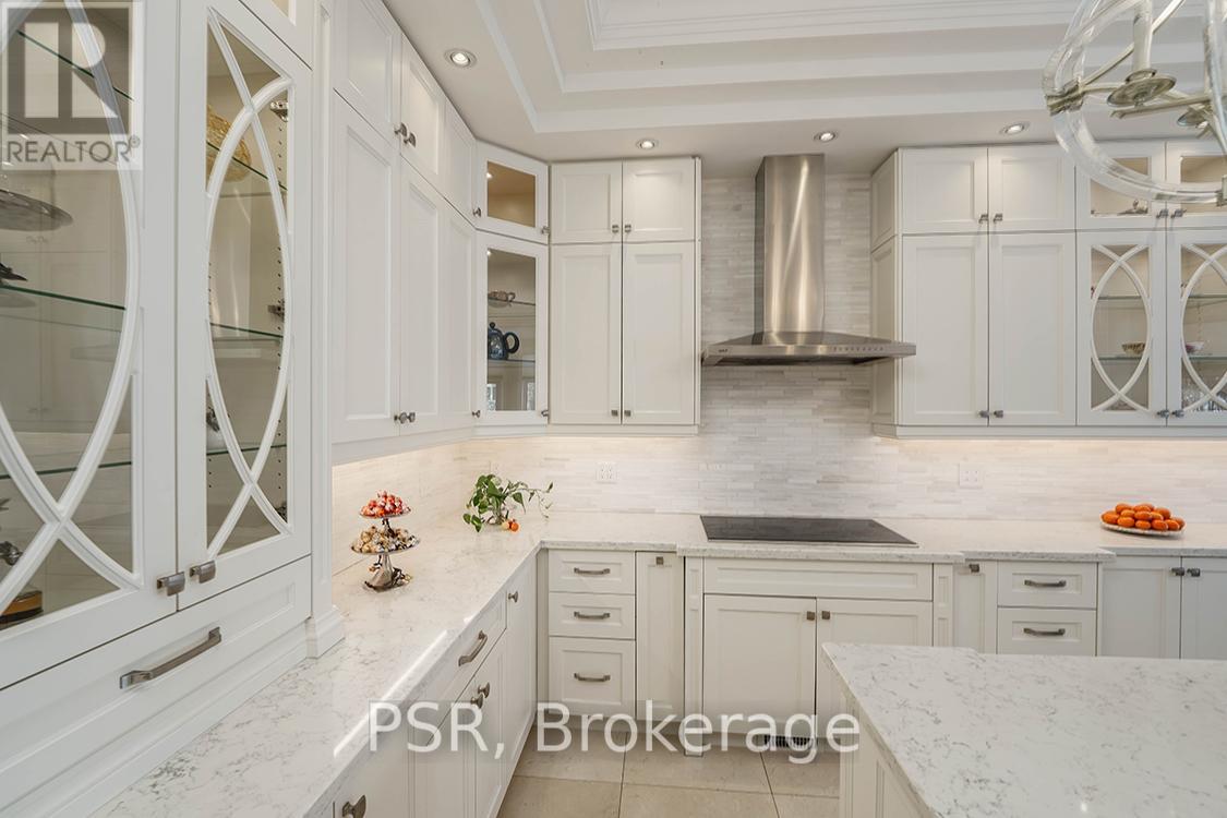 Photo 9 of 149 Dunvegan Road, Toronto ON