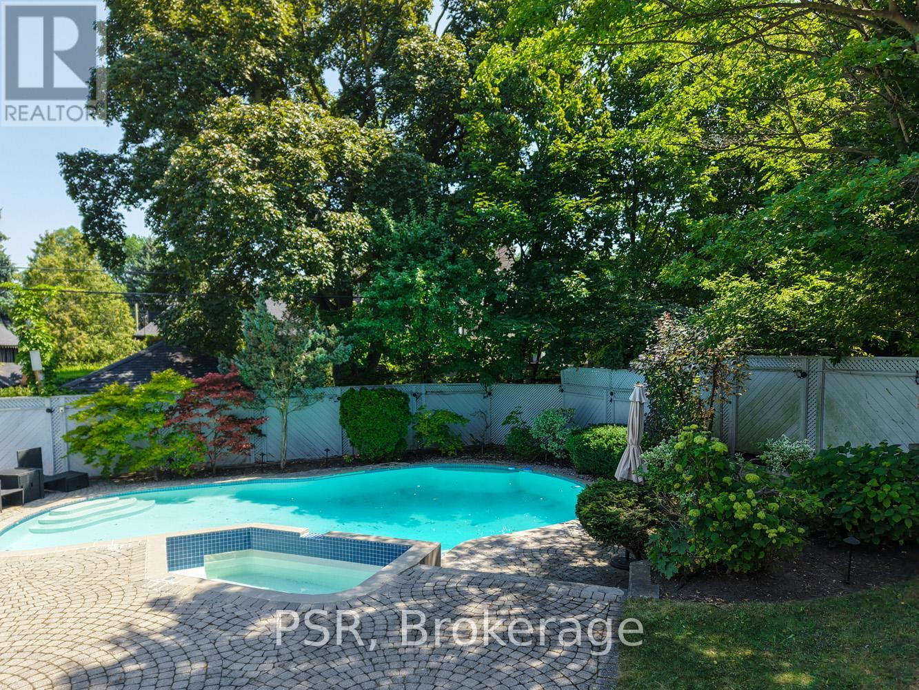 Photo 16 of 149 Dunvegan Road, Toronto ON