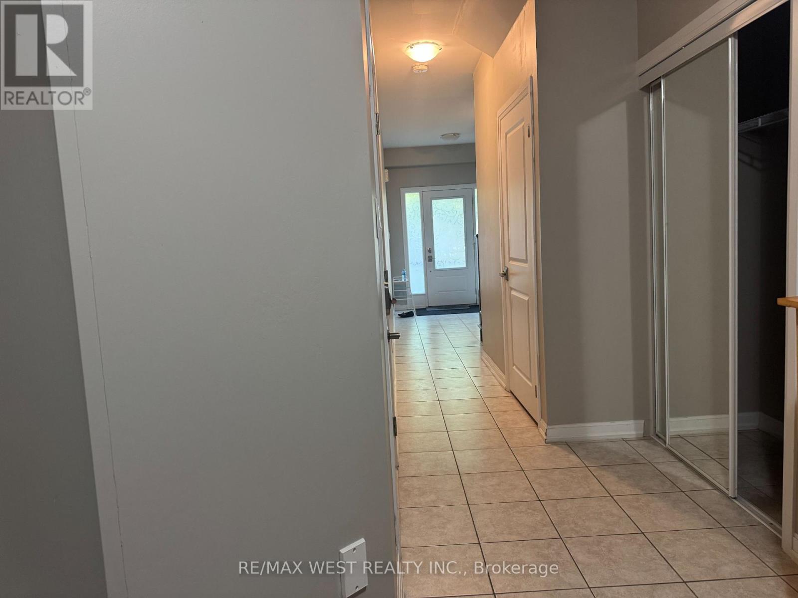 Photo 6 of 58 Heron Park Place, Toronto ON
