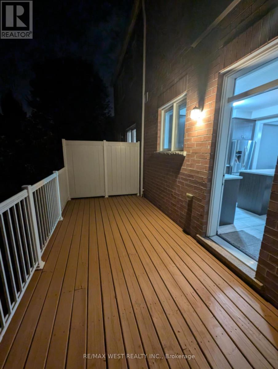 Photo 8 of 58 Heron Park Place, Toronto ON