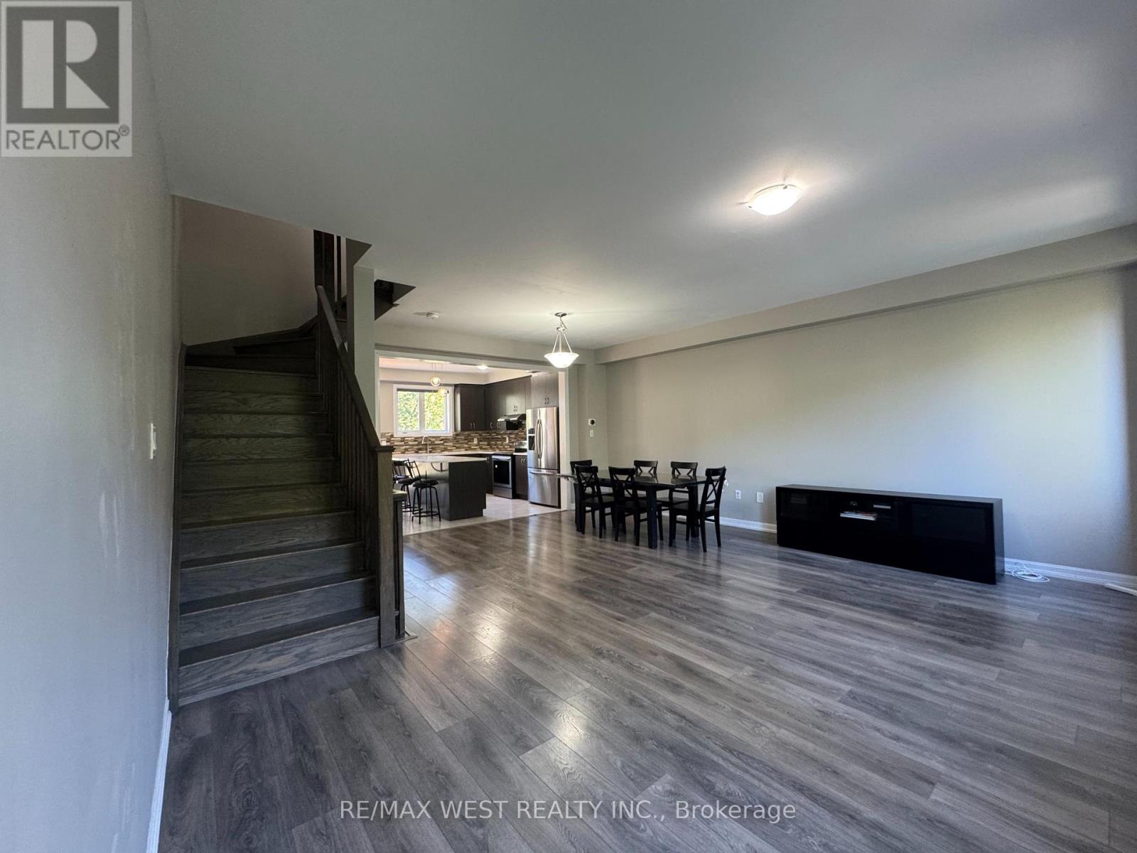 Photo 14 of 58 Heron Park Place, Toronto ON