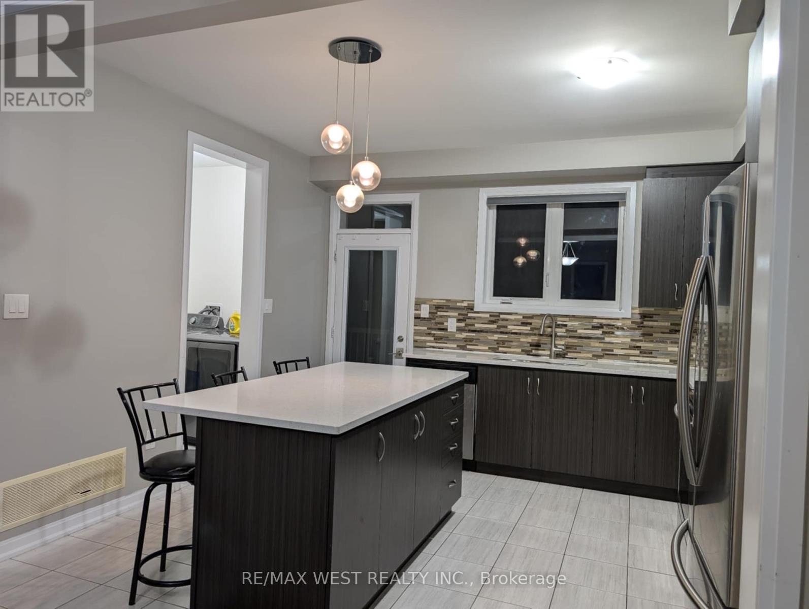 Photo 2 of 58 Heron Park Place, Toronto ON