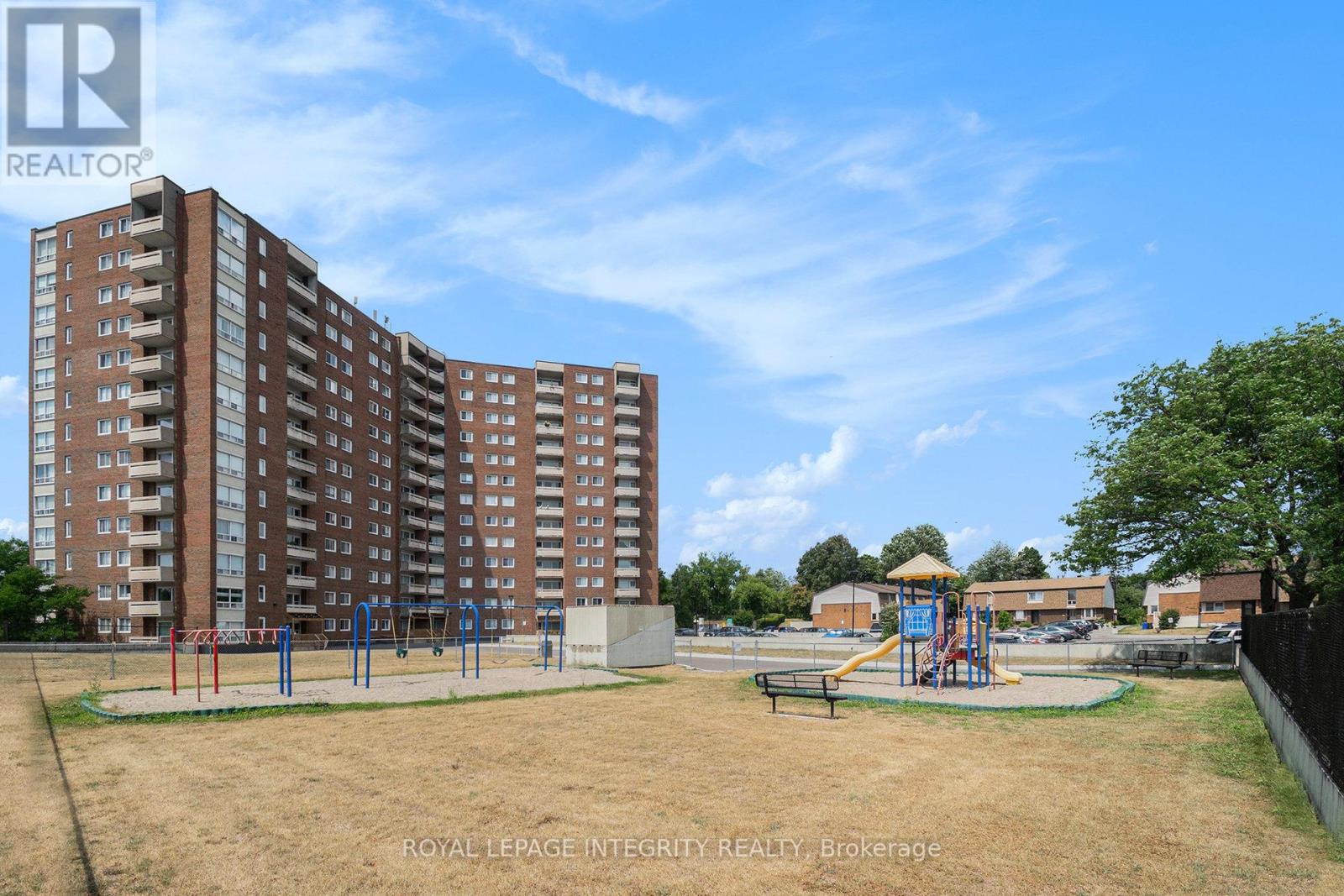 Photo 24 of 913 J Elmsmere Road, Ottawa ON
