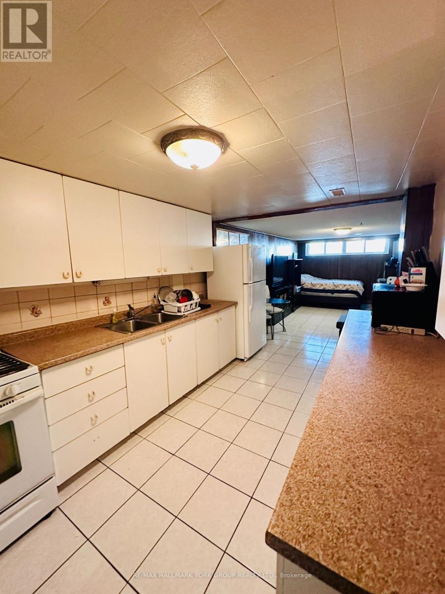 Photo 21 of 29 Peterdale Road, Toronto ON