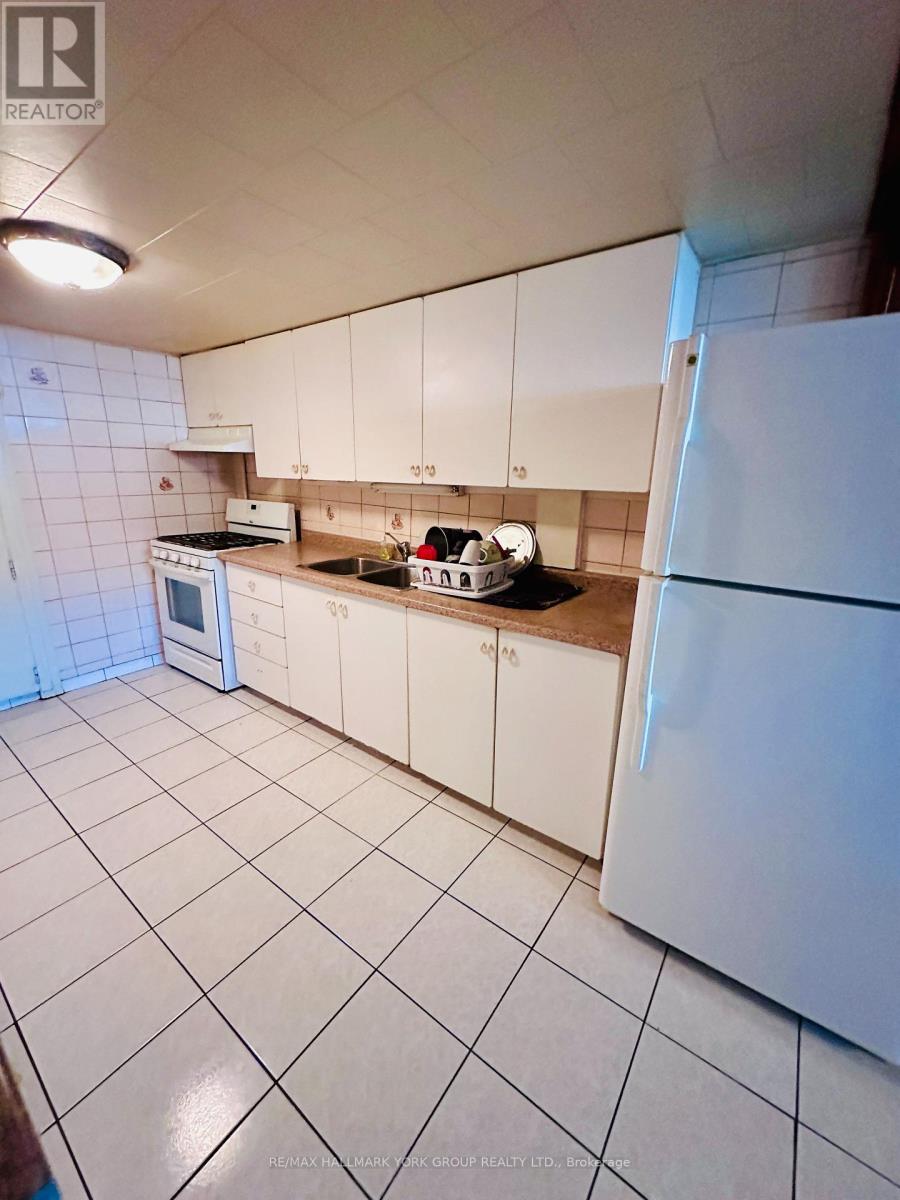Photo 17 of 29 Peterdale Road, Toronto ON