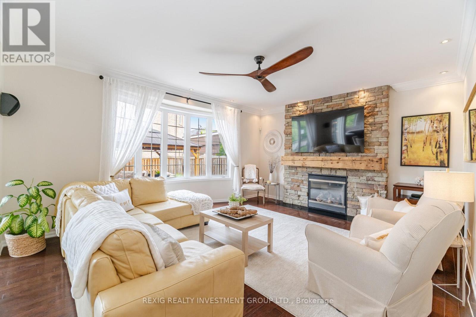 Photo 10 of 764 Reece Court, Milton ON