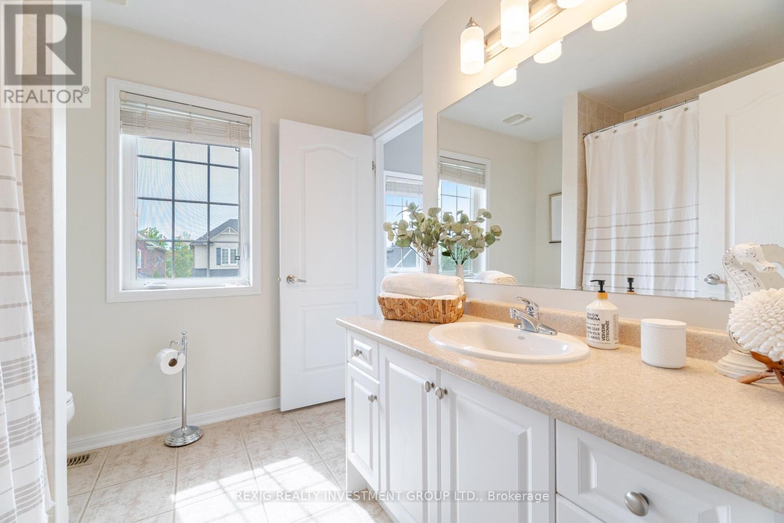 Photo 48 of 764 Reece Court, Milton ON
