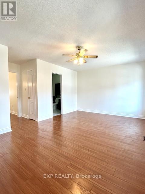 Photo 20 of 46 1588 South Parade Court, Mississauga ON